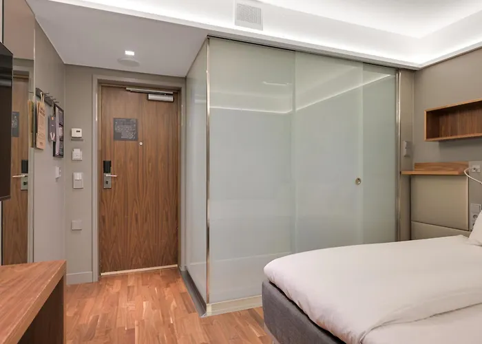 Comfort Xpress Helsinki Airport TerminalAirport Hotel